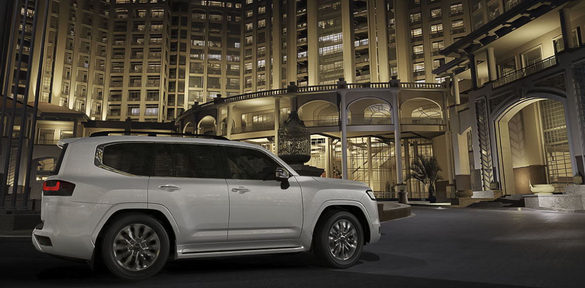 LC 300 Exterior 4
