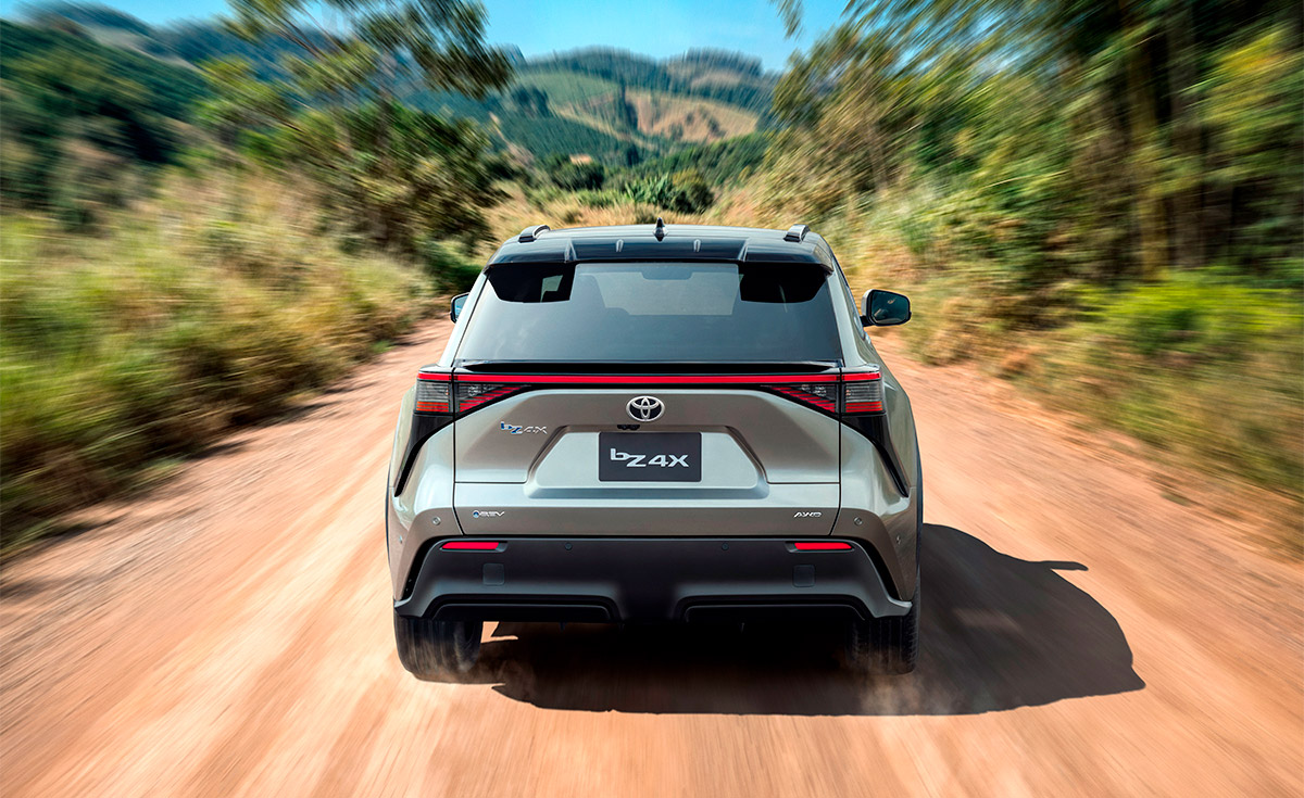 BZ4X_Tuyomotor_Exterior-offroad