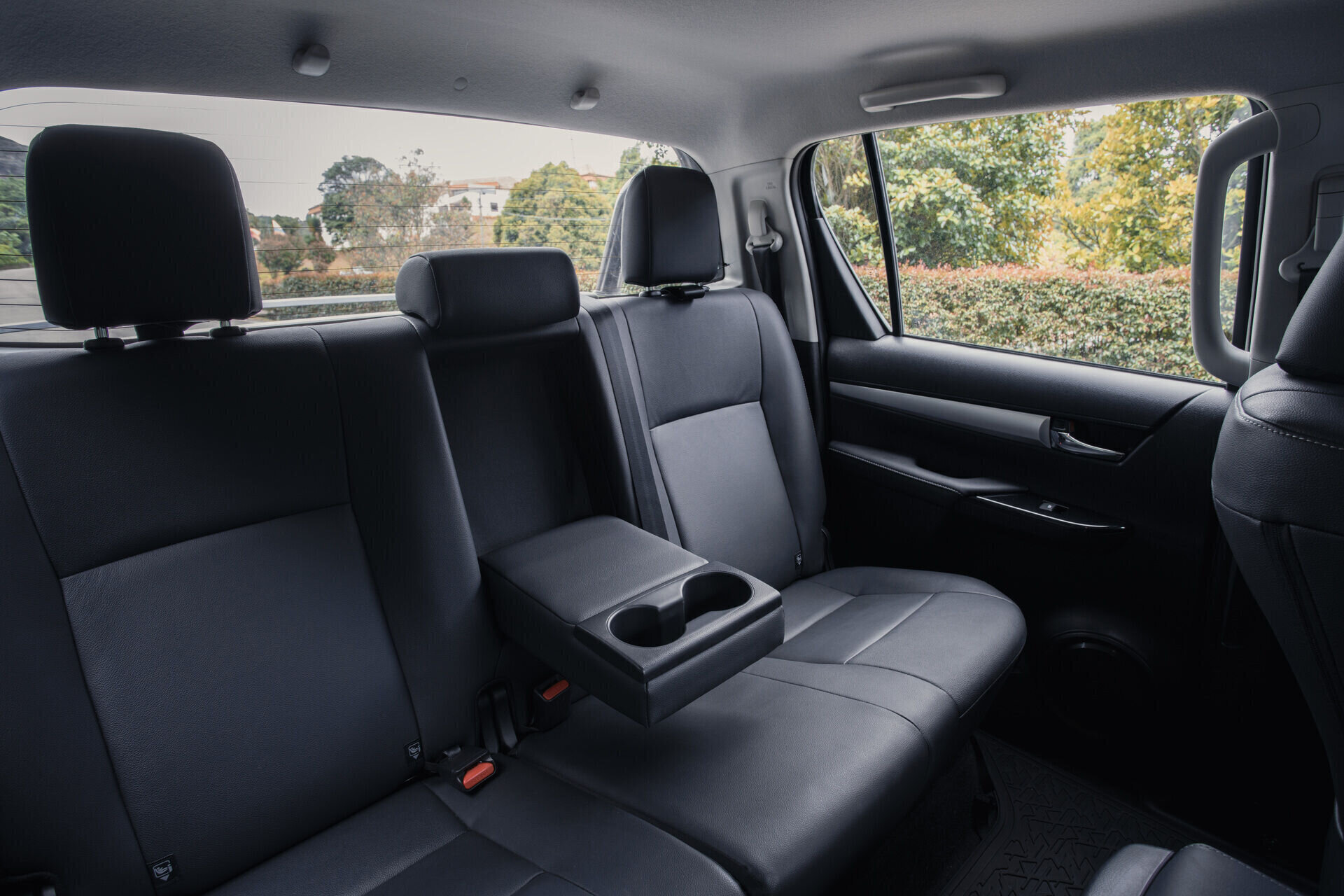 interior11 Hilux.jpg