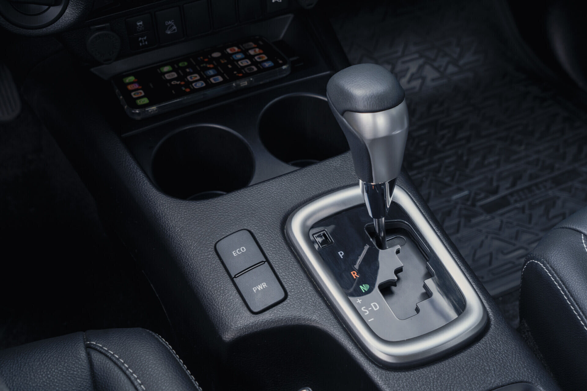 interior6 Hilux.jpg