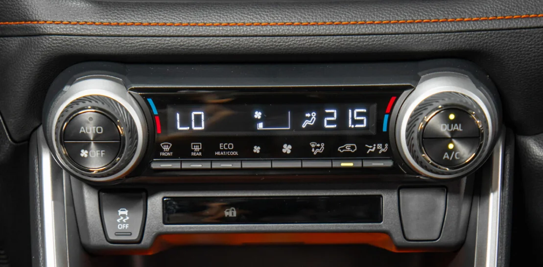 Rav-Interior-5