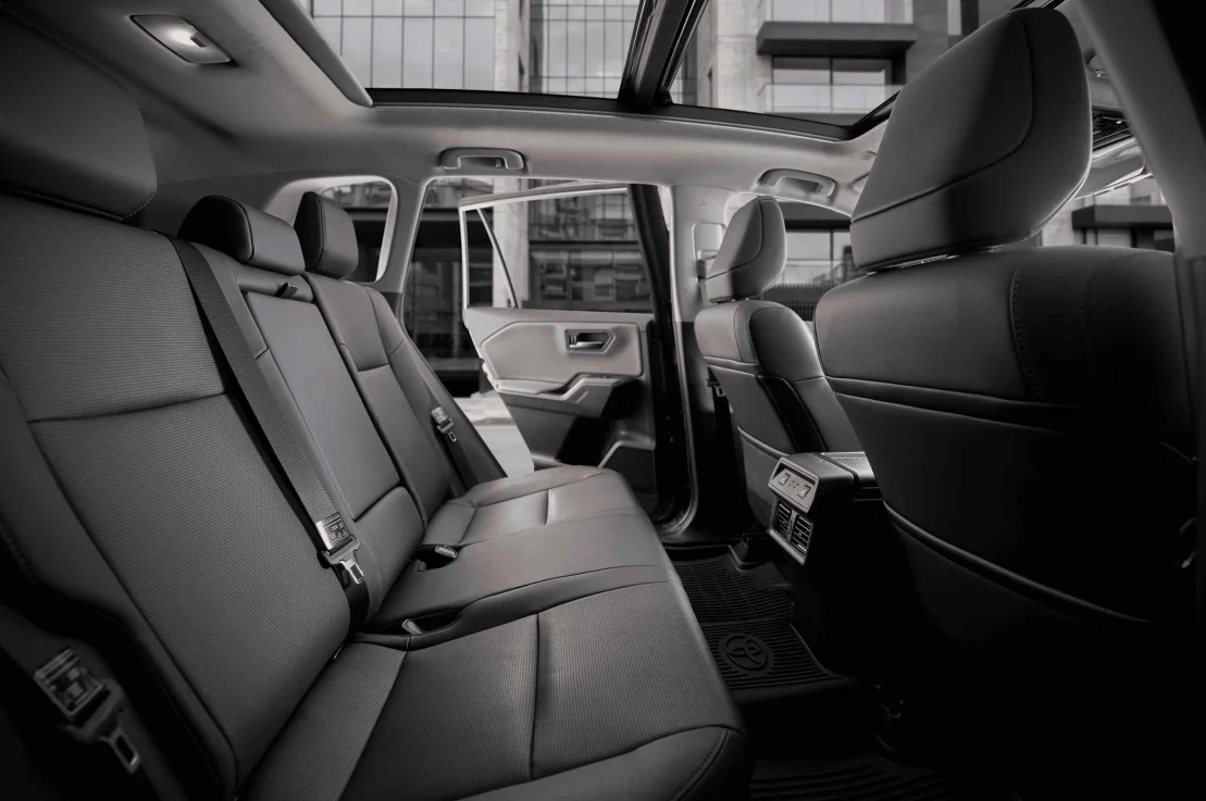 Rav-Interior-4