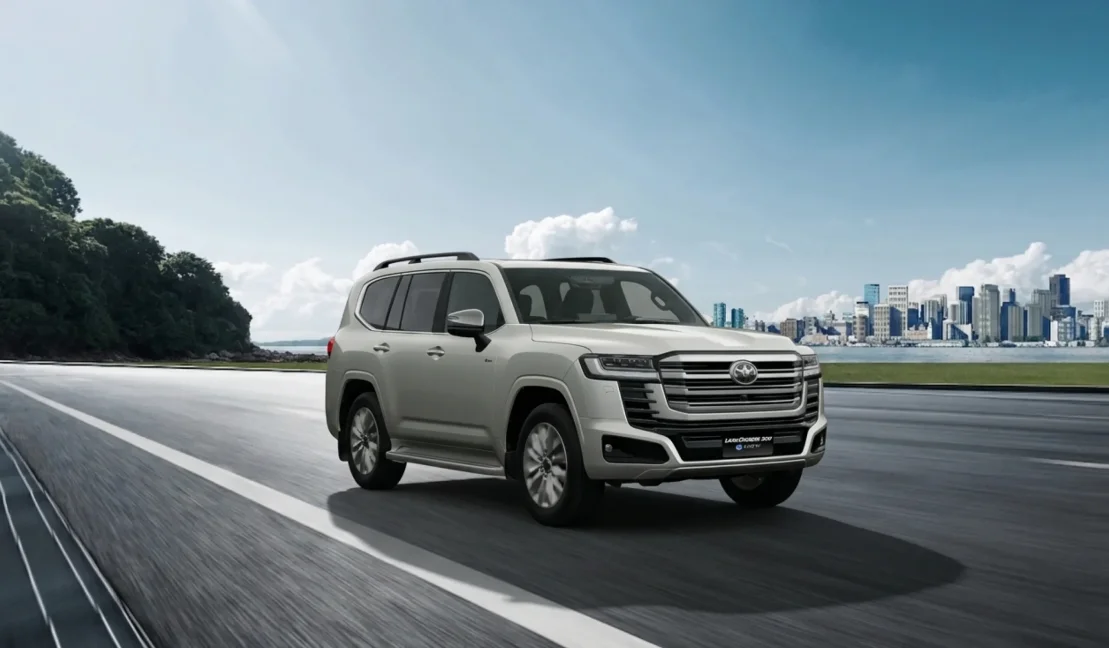 LC 300 Exterior 3